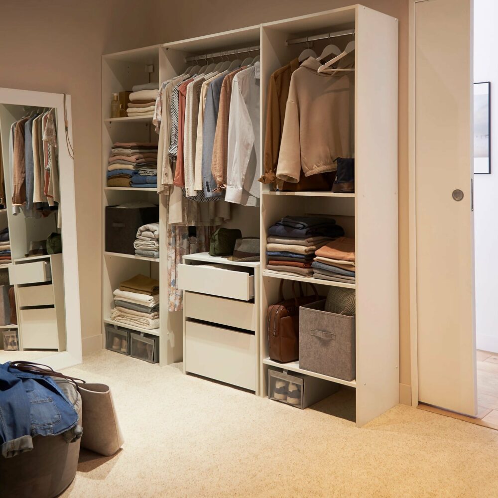 telechargement_14 Kit dressing 2 colonnes avec bloc tiroirs Mobil blanc H. 199,4 x l. 200 x P. 40,4 cm